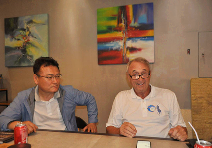 韩国及美国客户来公司考察